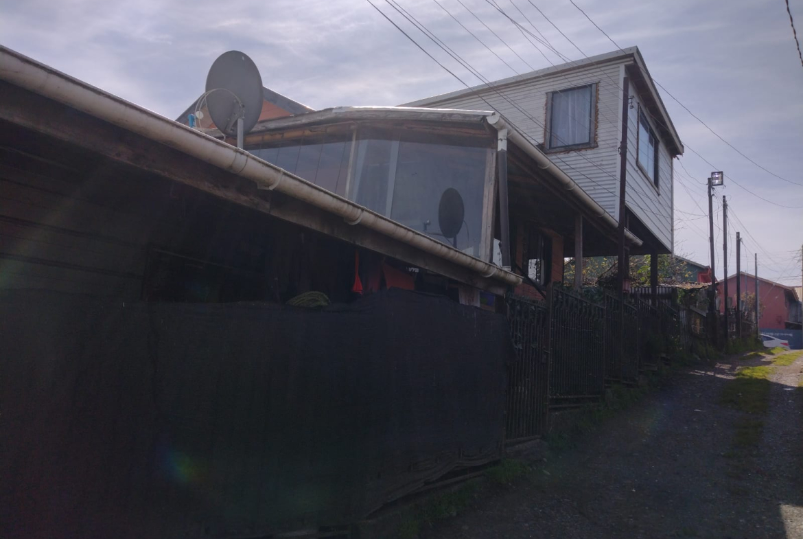 Se vende amplia casa en Villa Yungay – Castro