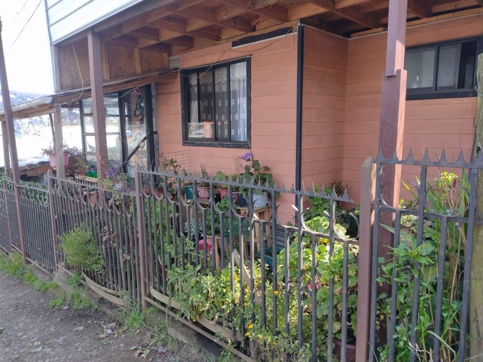Se vende amplia casa en Villa Yungay – Castro