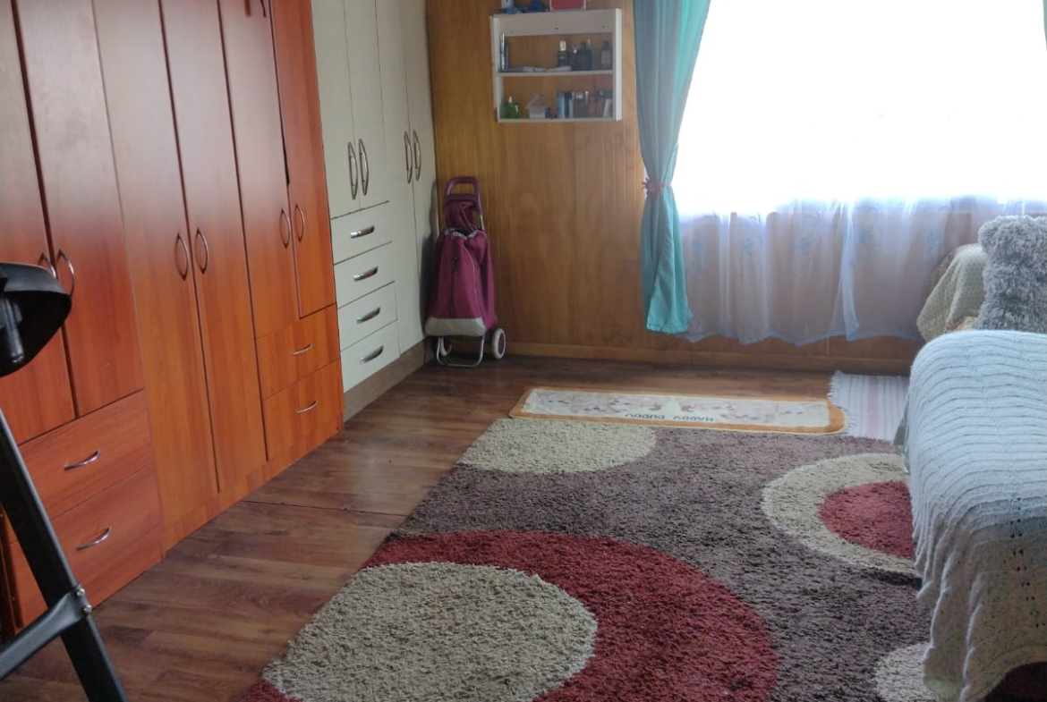 Se vende amplia casa en Villa Yungay – Castro
