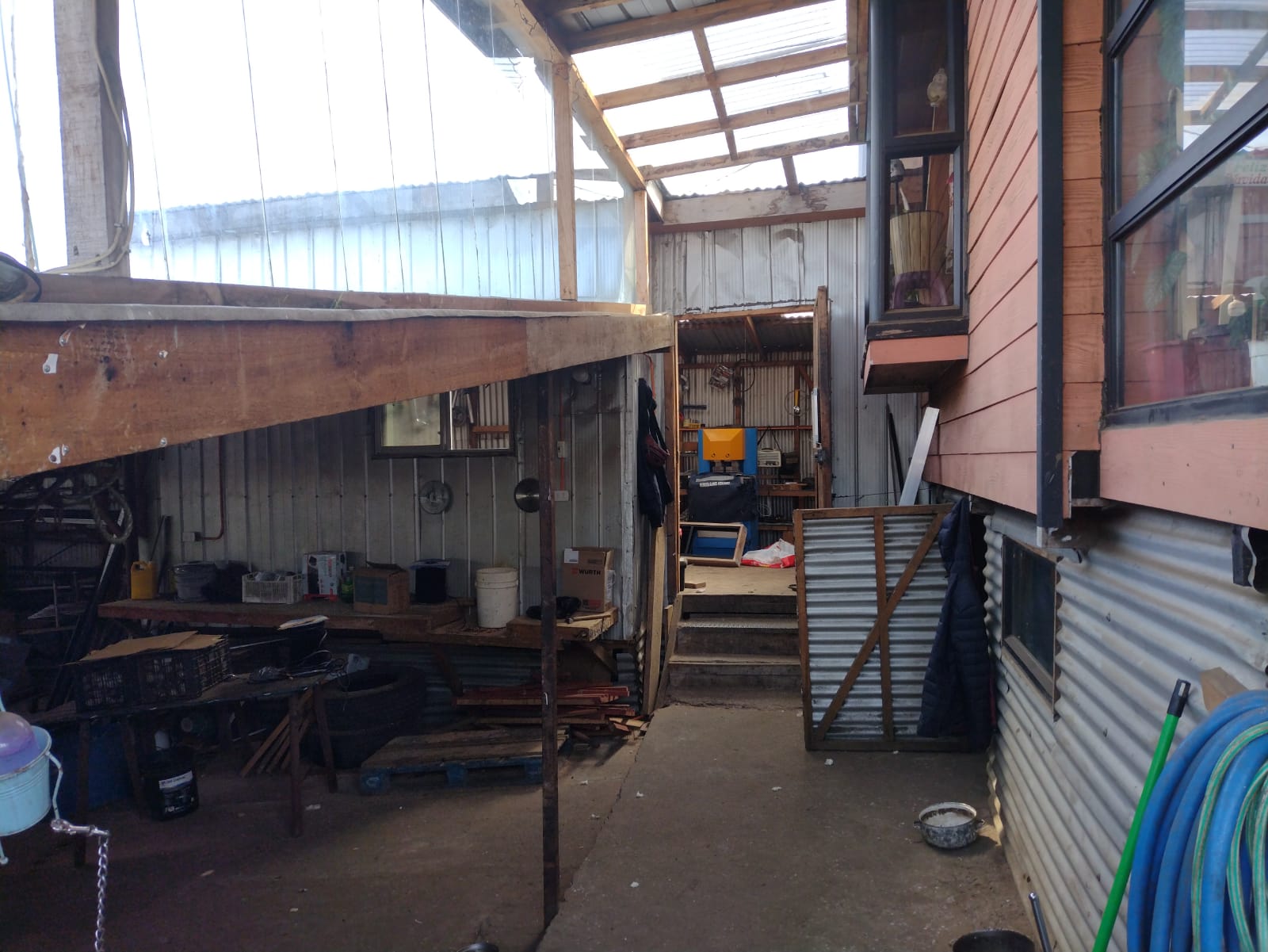 Se vende amplia casa en Villa Yungay – Castro